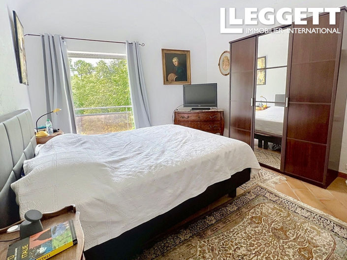 Image No.5-5 Bed House for sale