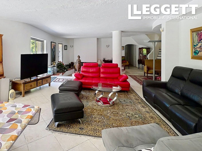 Image No.7-5 Bed House for sale