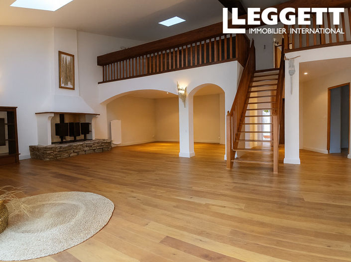 Image No.8-3 Bed House for sale