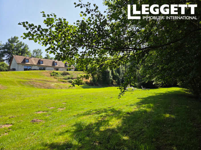 Image No.8-6 Bed House for sale