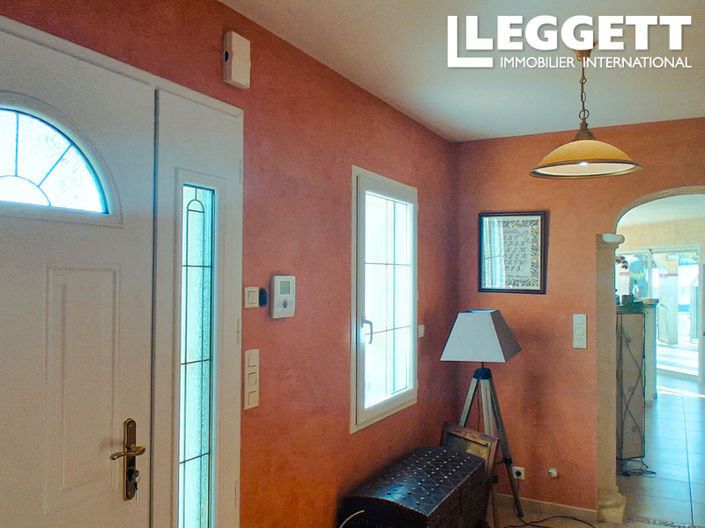 Image No.10-3 Bed House for sale