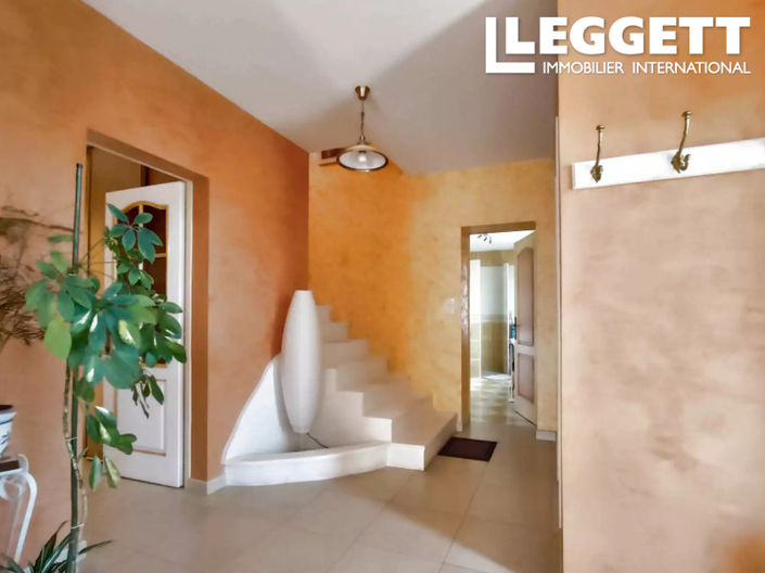 Image No.7-3 Bed House for sale