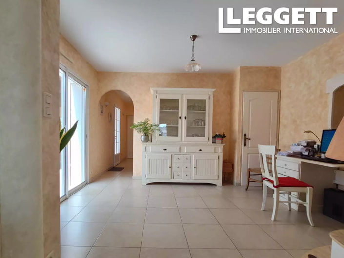 Image No.9-3 Bed House for sale