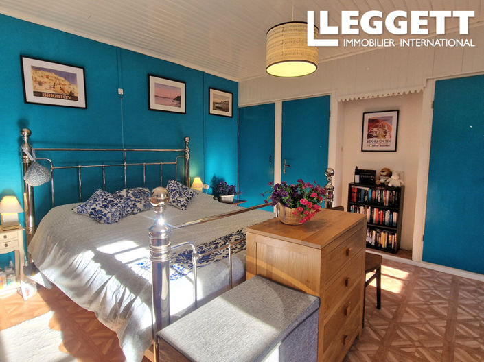 Image No.9-12 Bed House for sale