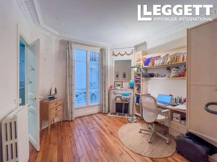 Image No.10-3 Bed Apartment for sale