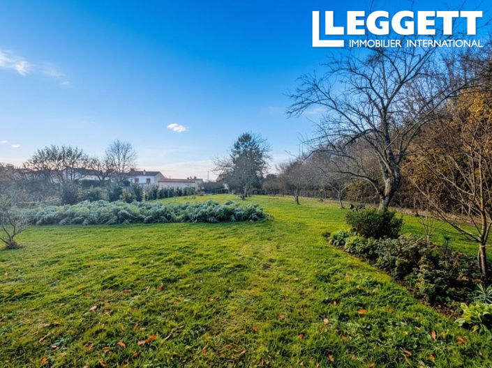 Image No.10-3 Bed House for sale