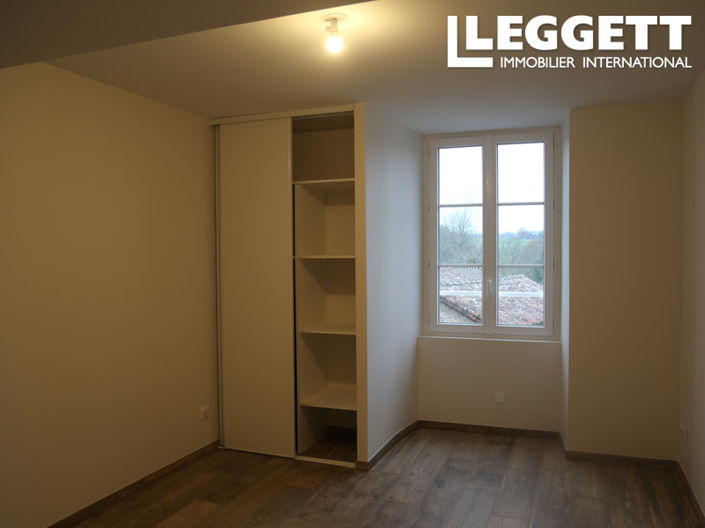 Image No.8-3 Bed House for sale