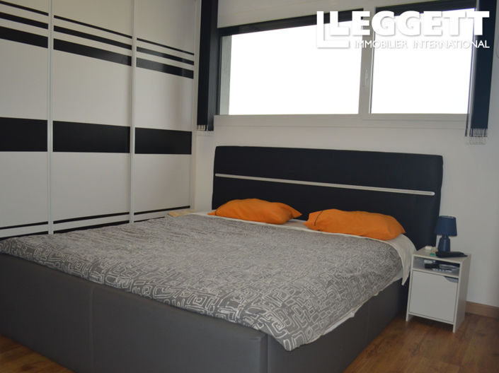 Image No.10-4 Bed House for sale