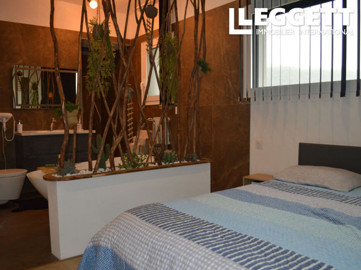 Image No.7-4 Bed House for sale