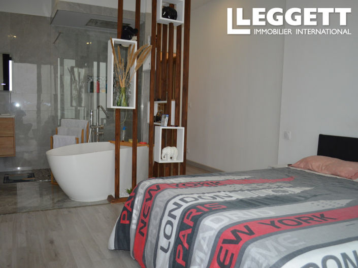 Image No.8-4 Bed House for sale