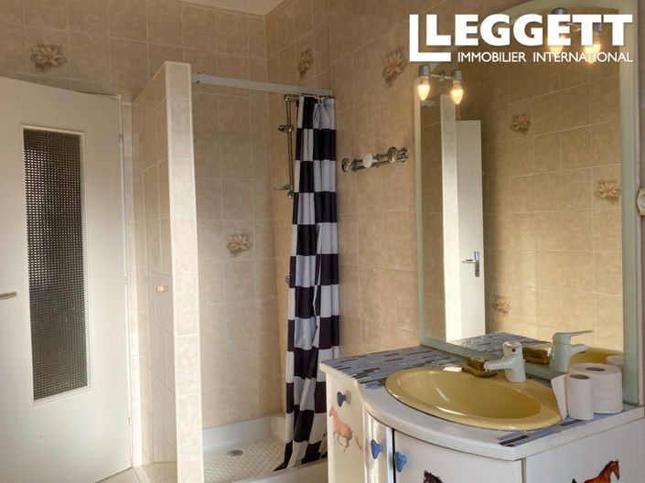 Image No.8-4 Bed House for sale