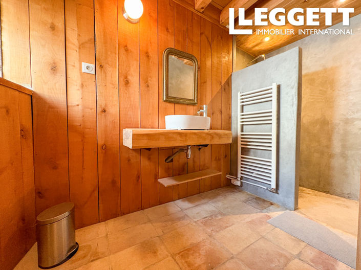 Image No.7-6 Bed House for sale