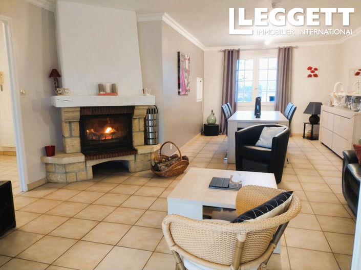 Image No.2-4 Bed House for sale