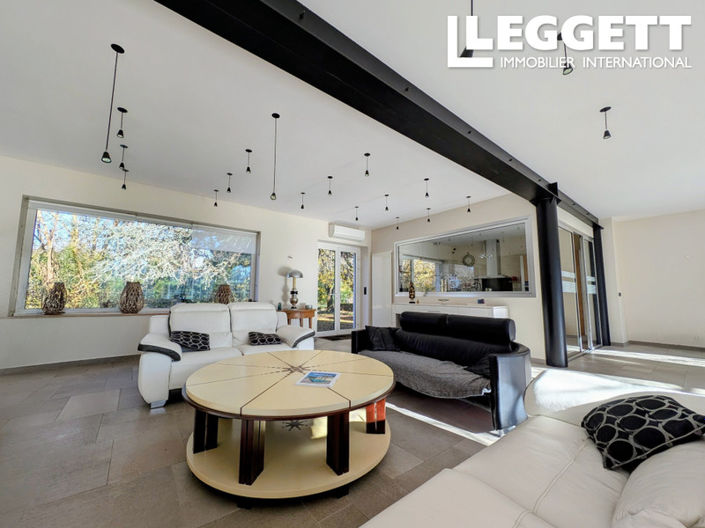 Image No.6-5 Bed House for sale