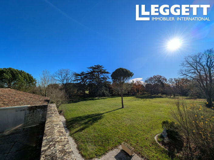 Image No.8-5 Bed House for sale