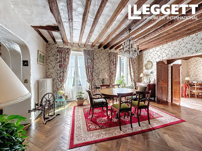 Image No.8-5 Bed House for sale