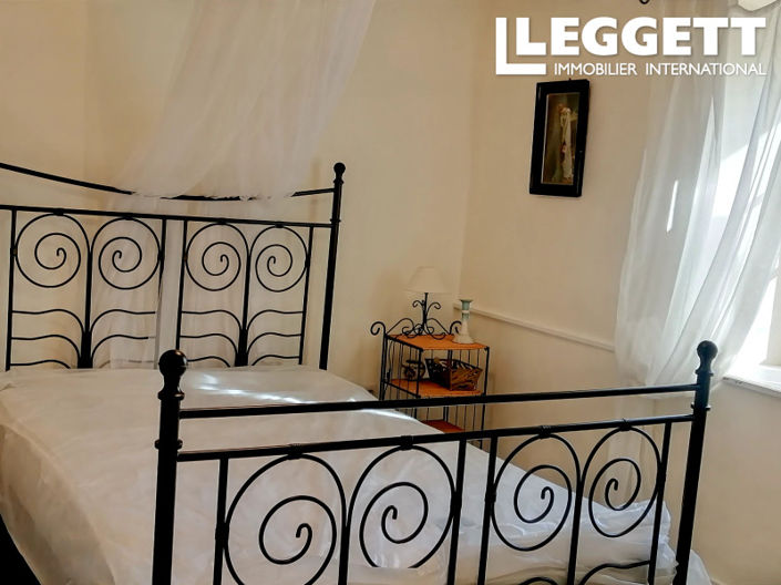 Image No.5-2 Bed House for sale