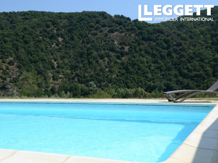 Image No.6-8 Bed House for sale