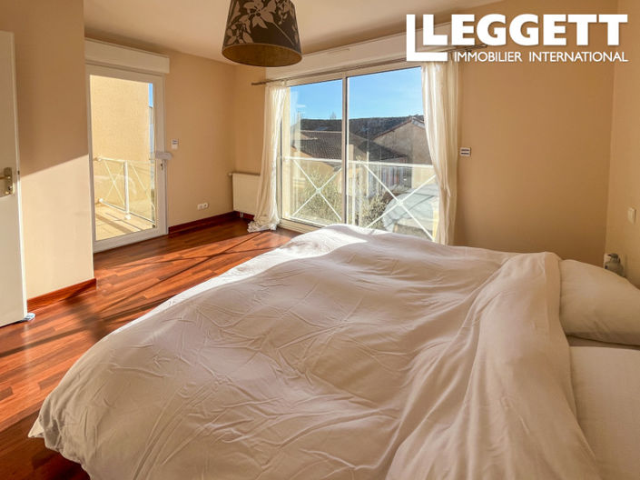 Image No.6-3 Bed House for sale