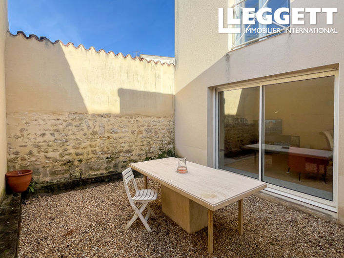 Image No.9-3 Bed House for sale