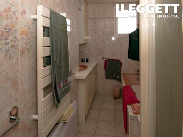 Image No.10-3 Bed House for sale