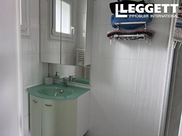 Image No.8-2 Bed House for sale