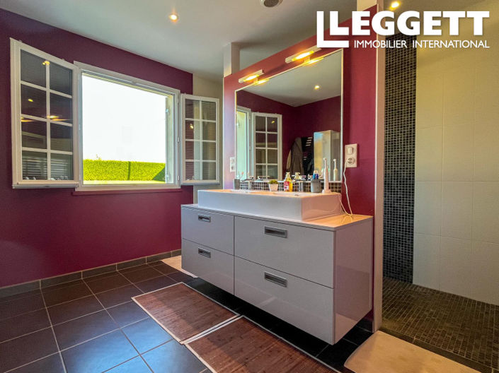 Image No.10-5 Bed House for sale