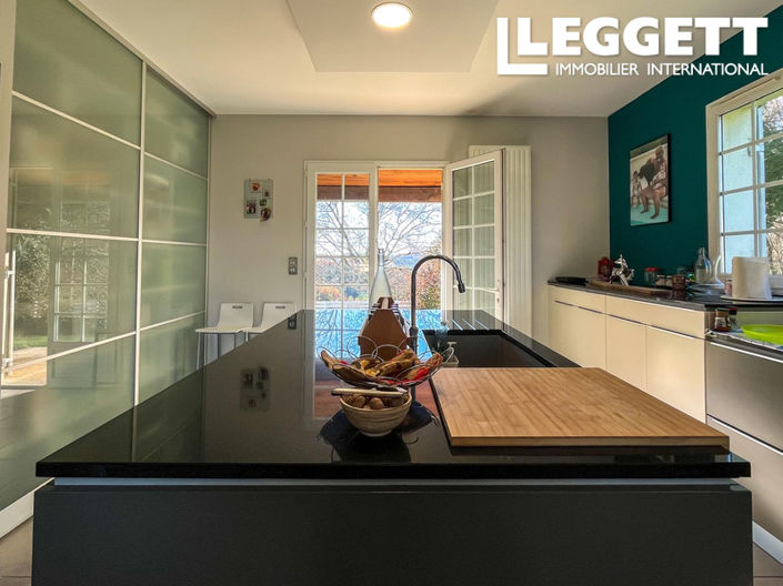 Image No.4-5 Bed House for sale