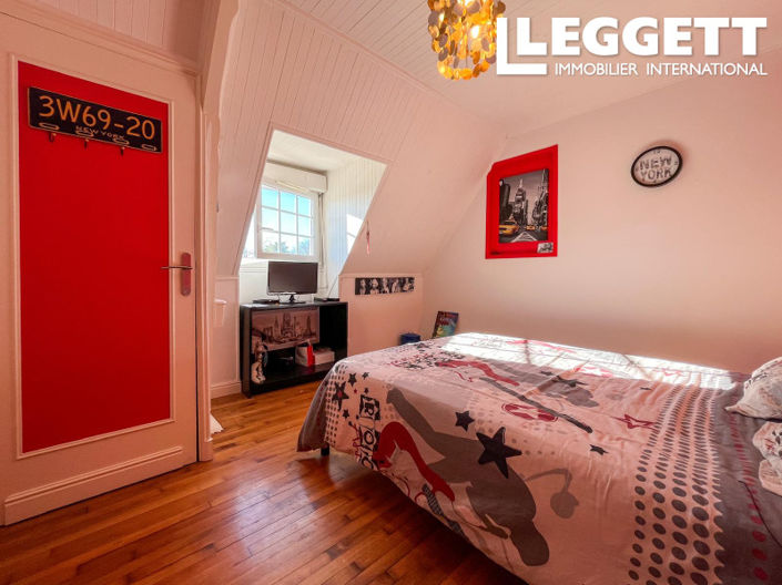 Image No.8-5 Bed House for sale