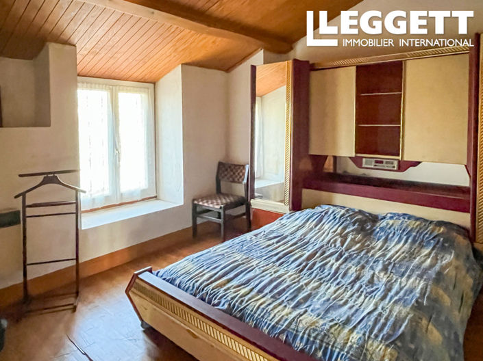 Image No.9-4 Bed House for sale