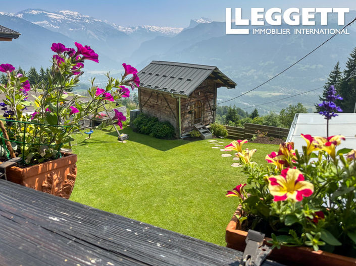 Image No.8-5 Bed House for sale