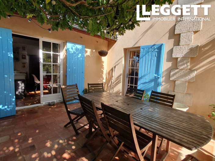 Image No.2-8 Bed House for sale