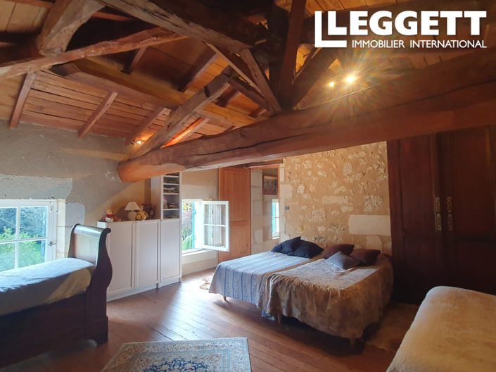 Image No.9-8 Bed House for sale