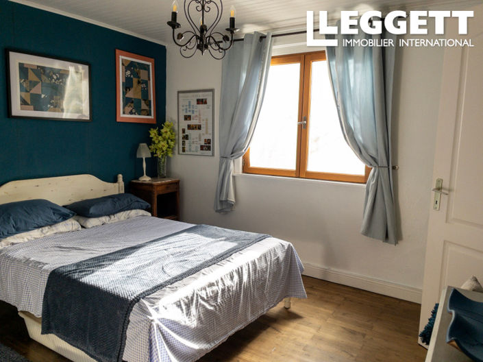 Image No.10-4 Bed House for sale