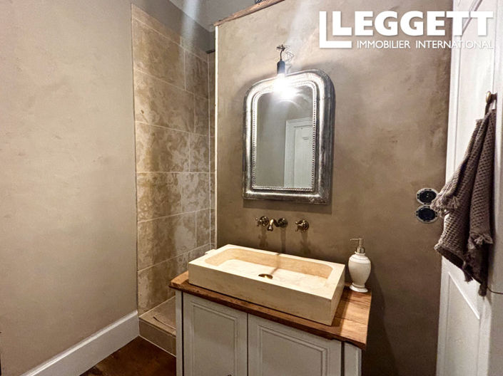 Image No.8-2 Bed House for sale