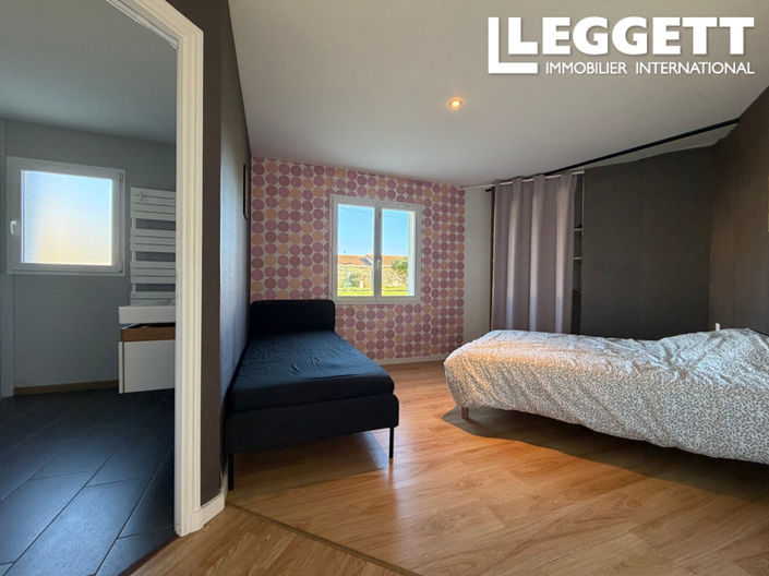 Image No.10-5 Bed House for sale