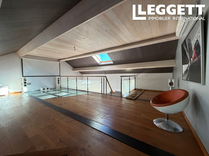 Image No.8-5 Bed House for sale