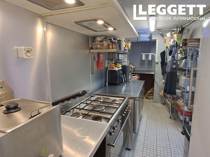 Image No.6-3 Bed Commercial for sale