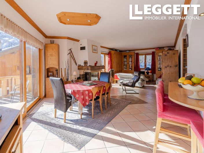 Image No.3-6 Bed House for sale