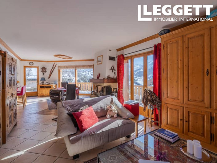 Image No.6-6 Bed House for sale