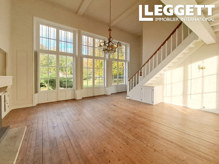 Image No.5-7 Bed Chateaux for sale