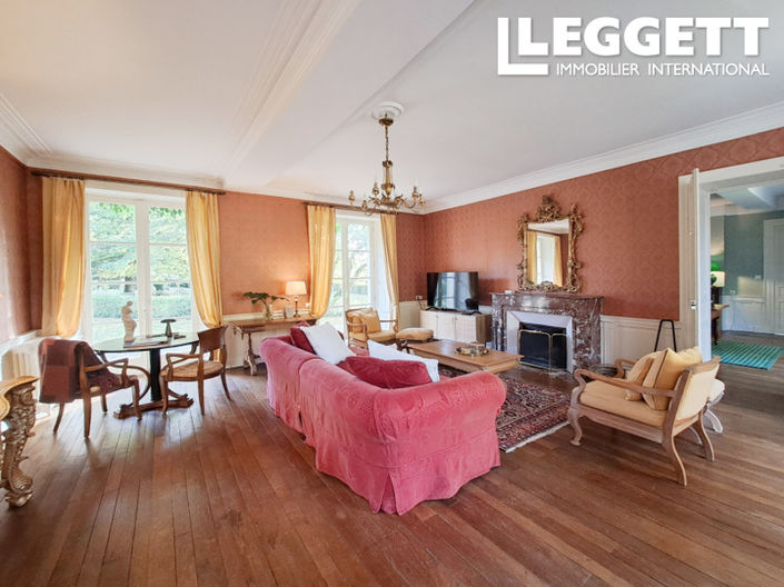 Image No.6-7 Bed Chateaux for sale