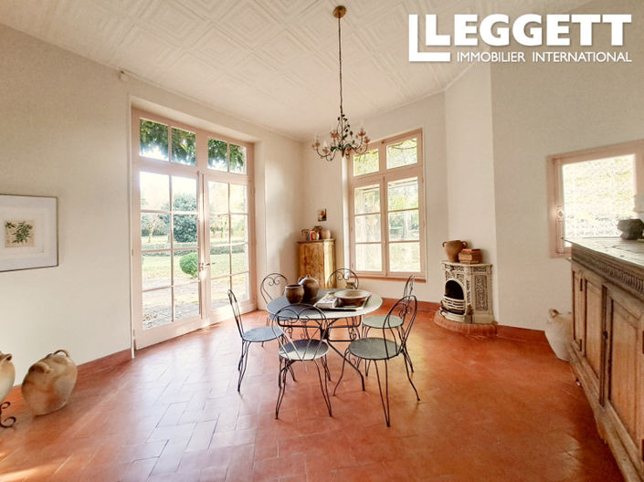 Image No.7-7 Bed Chateaux for sale