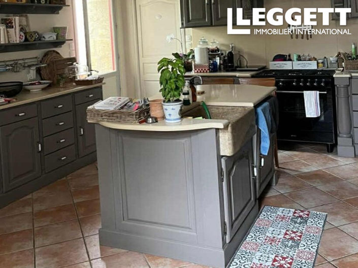 Image No.6-3 Bed House for sale