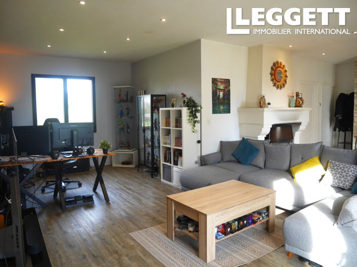 Image No.2-3 Bed House for sale