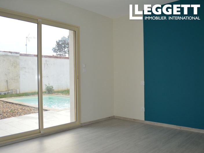 Image No.8-3 Bed House for sale