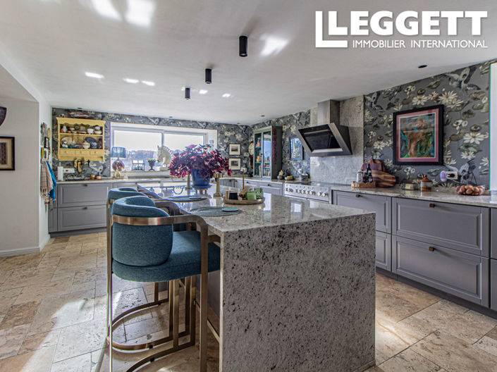 Image No.2-5 Bed House for sale