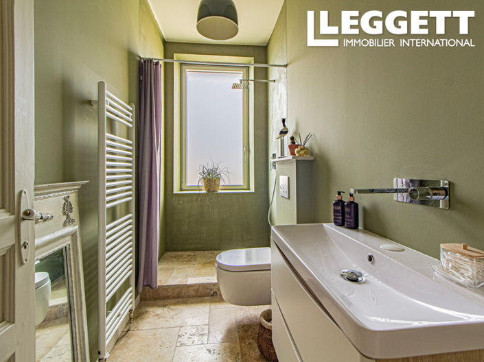 Image No.9-5 Bed House for sale