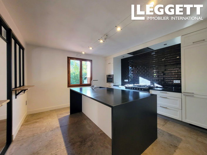 Image No.3-3 Bed House for sale