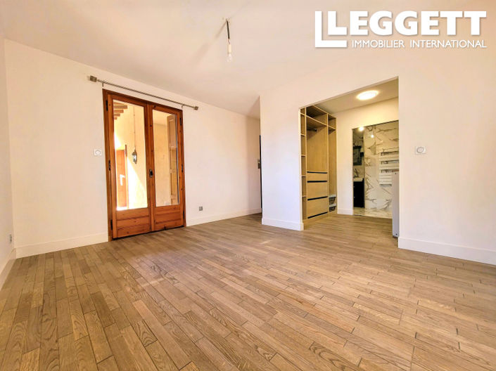 Image No.8-3 Bed House for sale